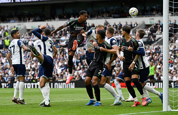 Gabriel ghi bàn duy nhất giúp Arsenal thắng Tottenham